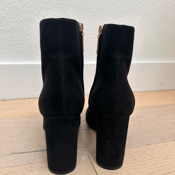 Saint Laurent Lou Suede Ankle Boots - Picture 2 of 4